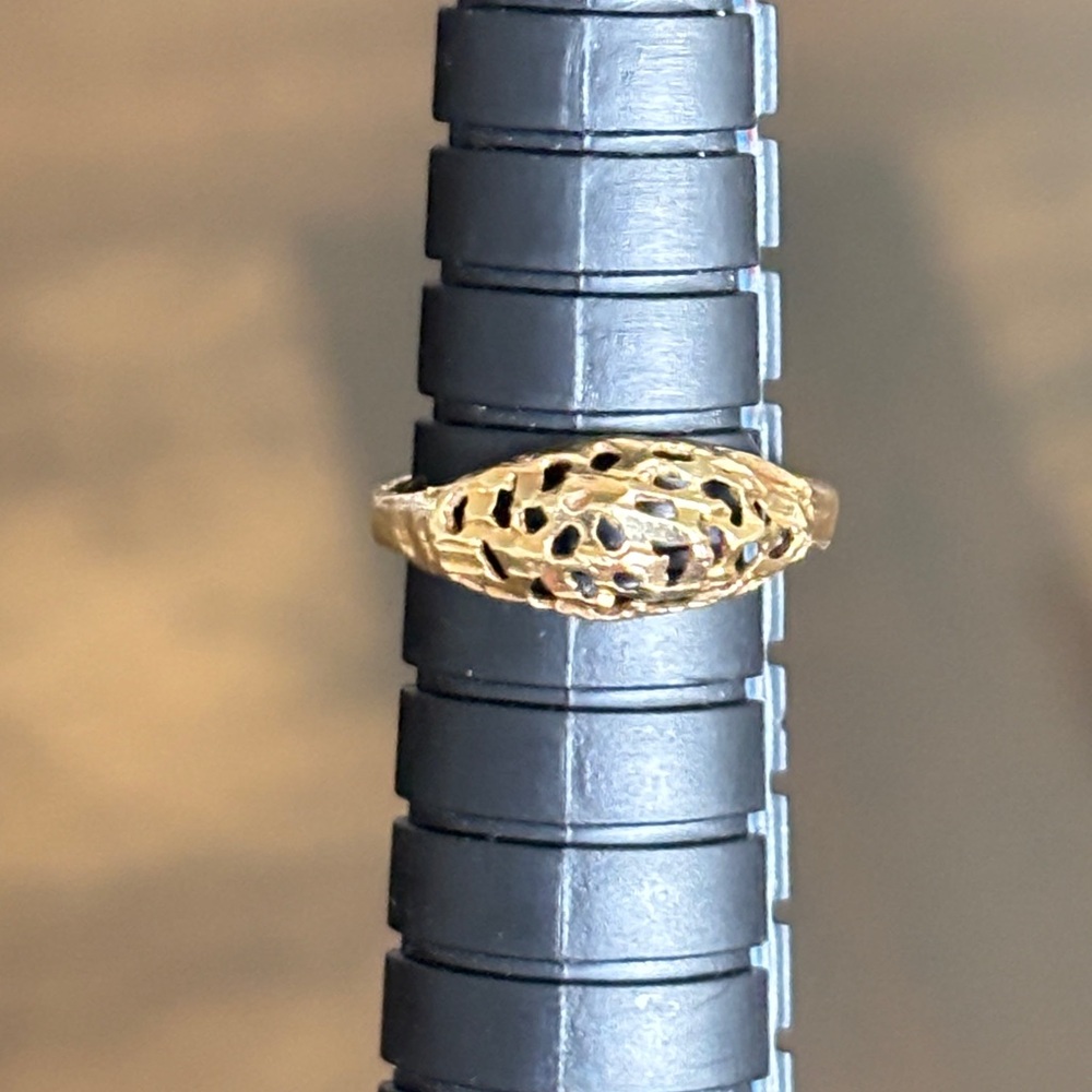 14k solid gold Elegant Gold Filigree Ring - Picture 9 of 11